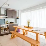 Villa Maluhia Beachfront