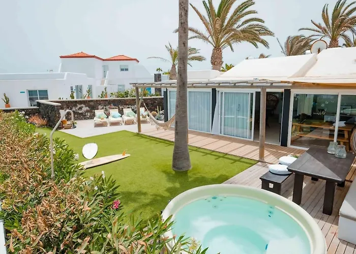 Villa Maluhia Beachfront