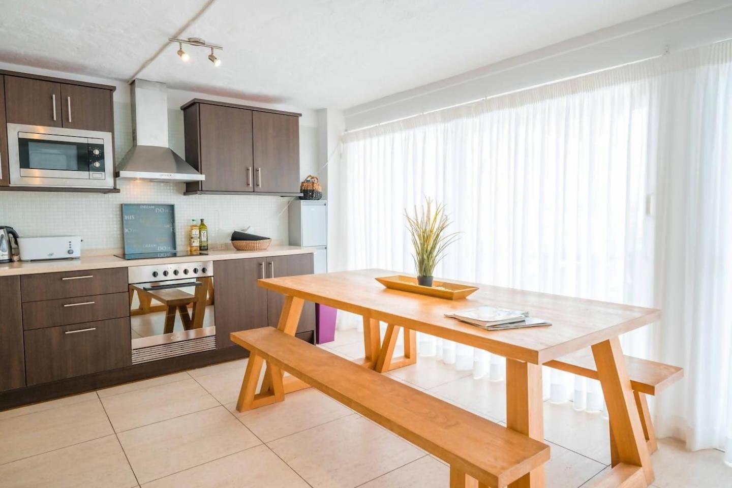 Villa Maluhia Beachfront *