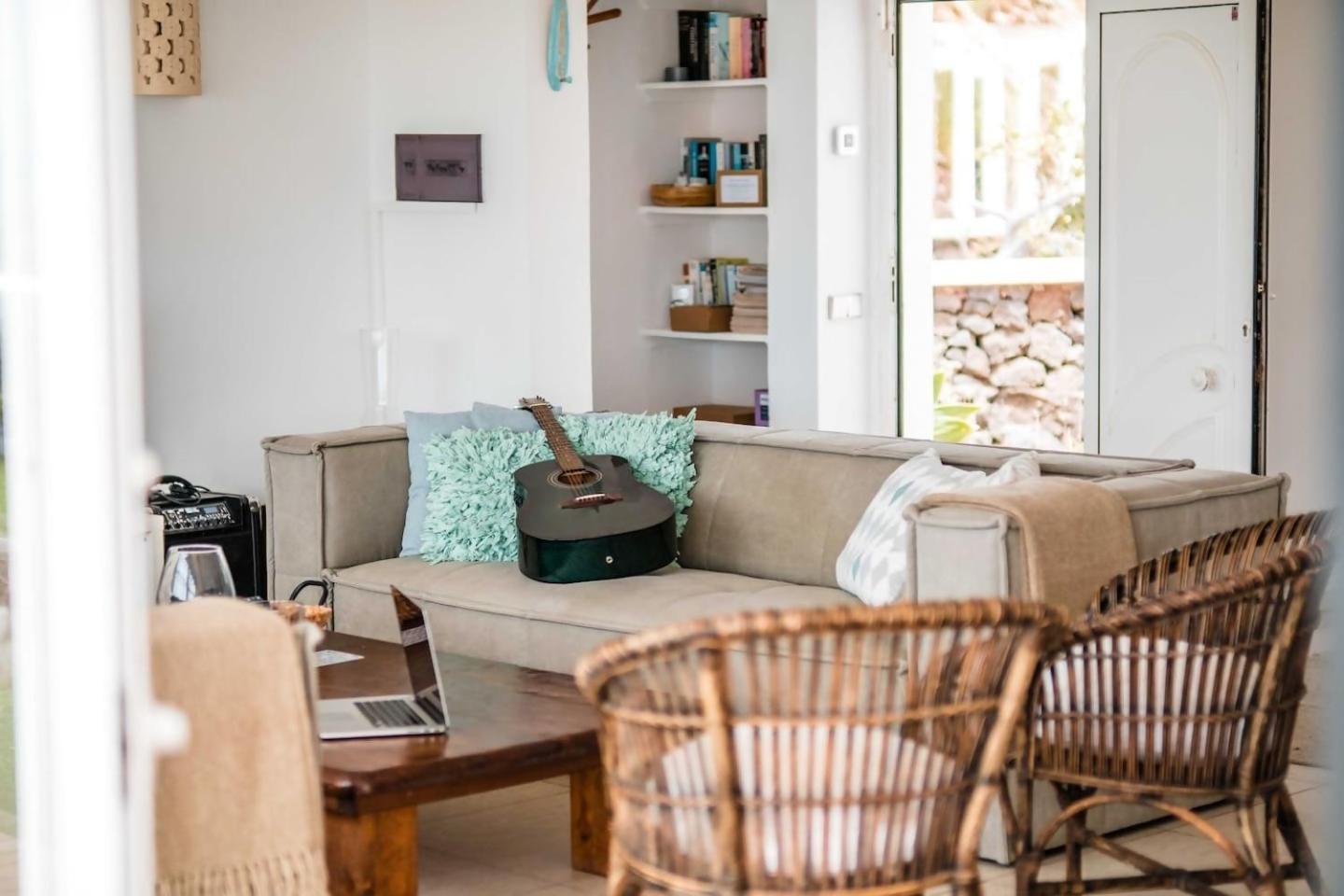 Villa Maluhia Beachfront *