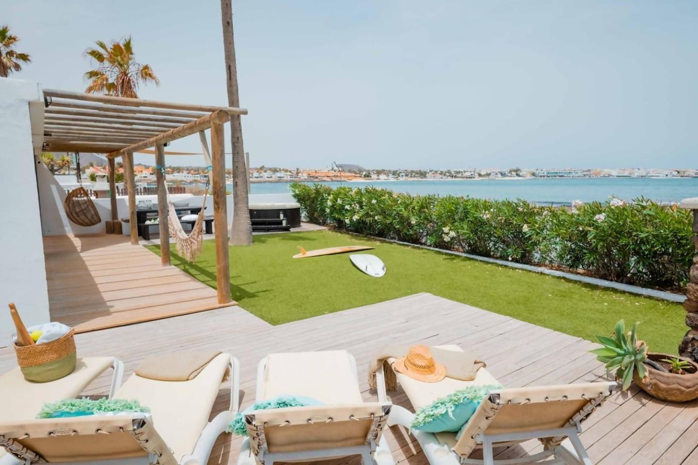 Villa Maluhia Beachfront